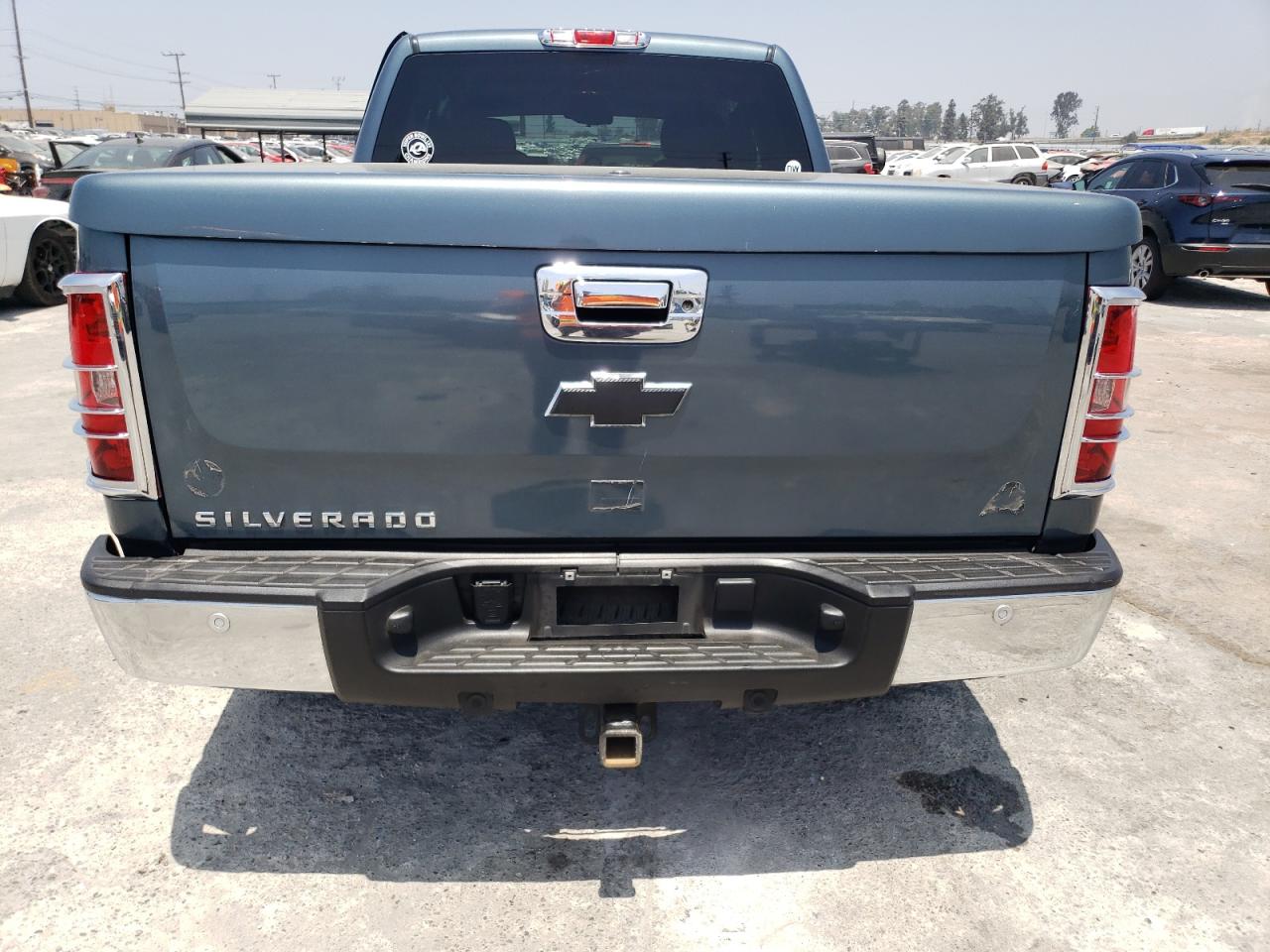 1GCRCSE02BZ239423 2011 Chevrolet Silverado C1500 Lt