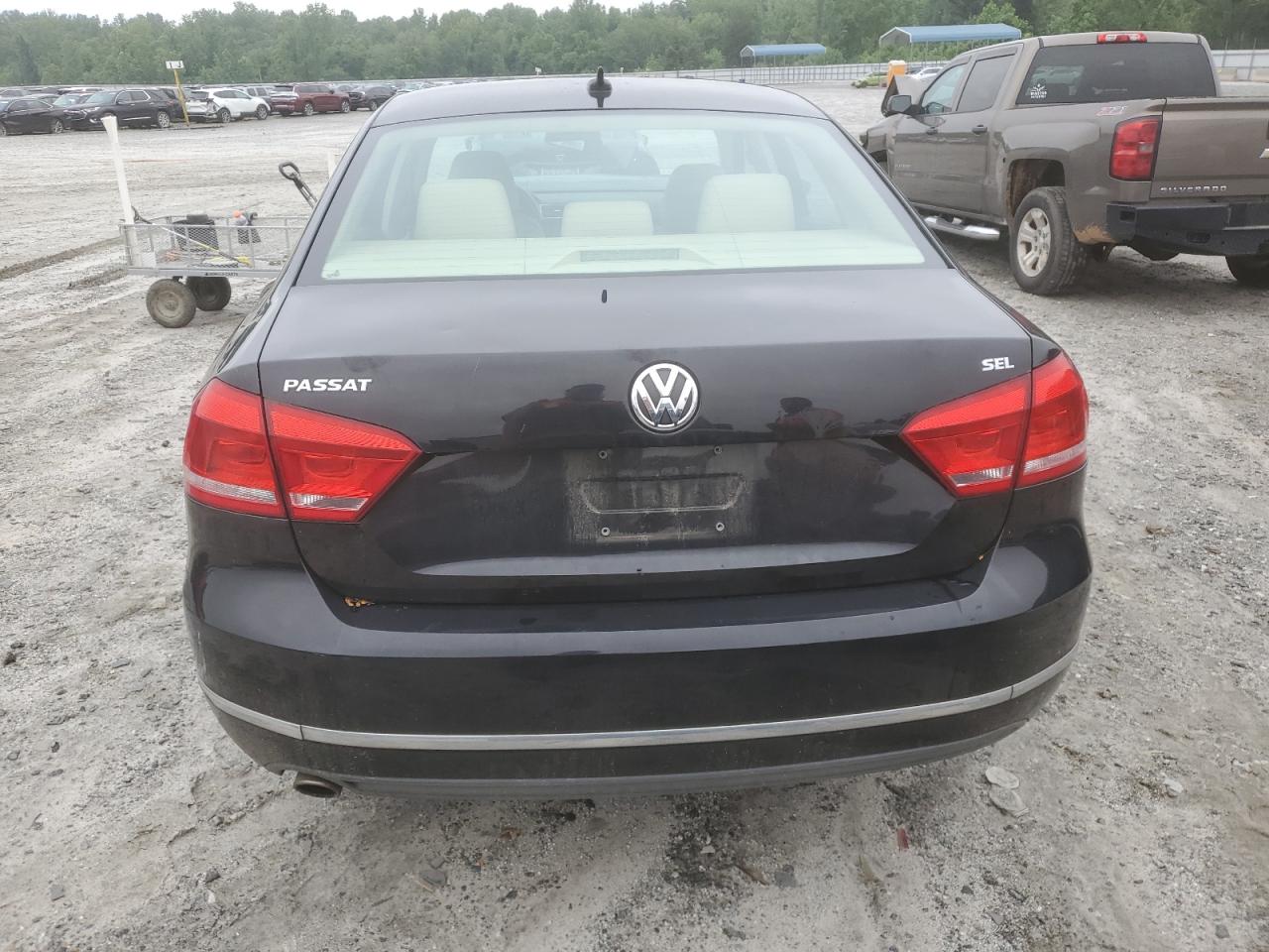 1VWCH7A34CC025202 2012 Volkswagen Passat Sel