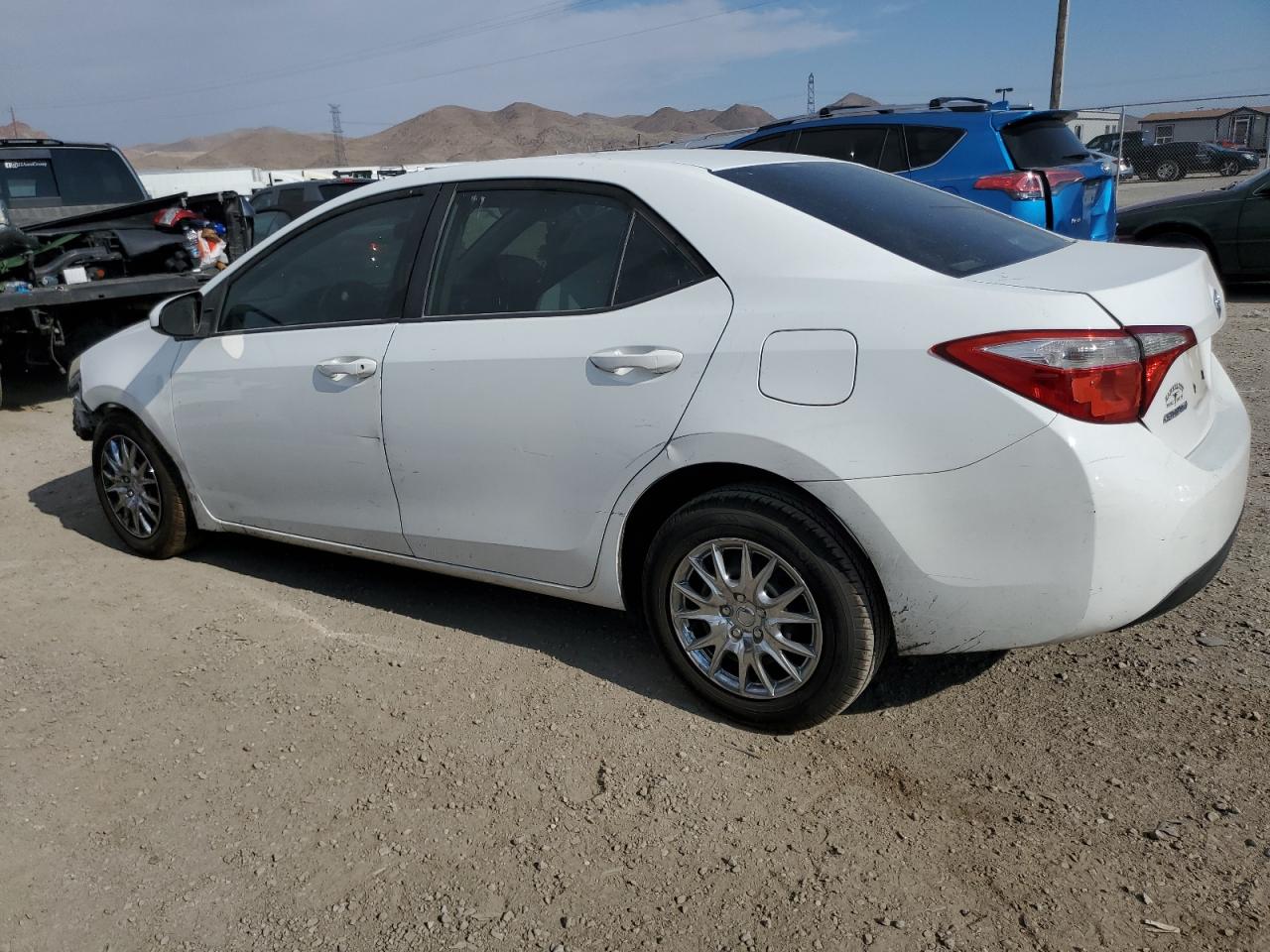 2014 Toyota Corolla L vin: 5YFBURHEXEP010839