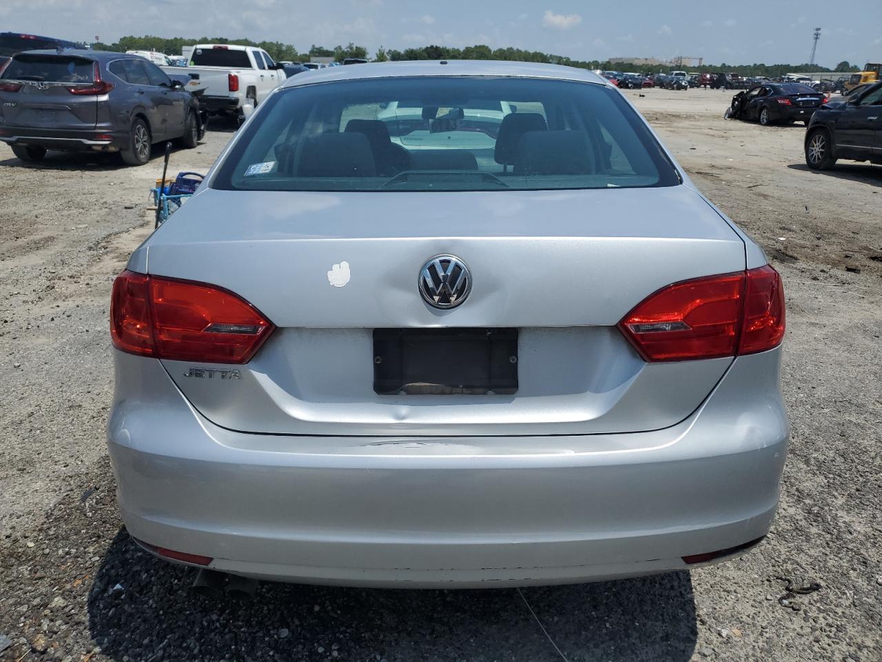 2013 Volkswagen Jetta Base vin: 3VW2K7AJXDM367717