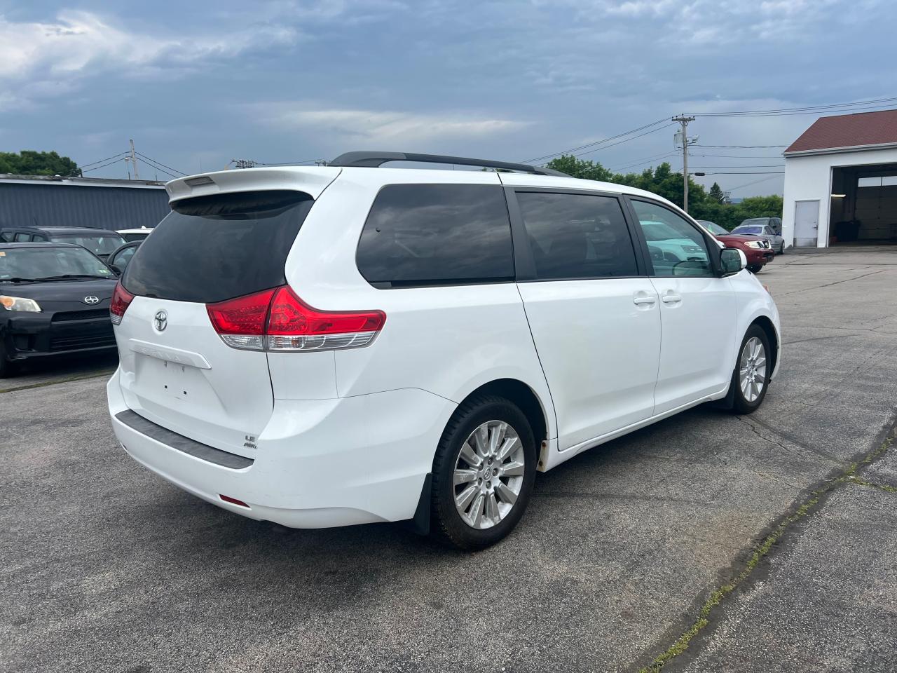 2013 Toyota Sienna Le vin: 5TDJK3DC6DS059321