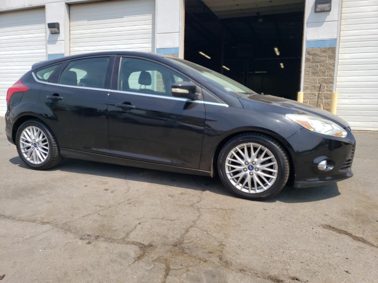 1FAHP3M29CL226932 2012 Ford Focus Sel