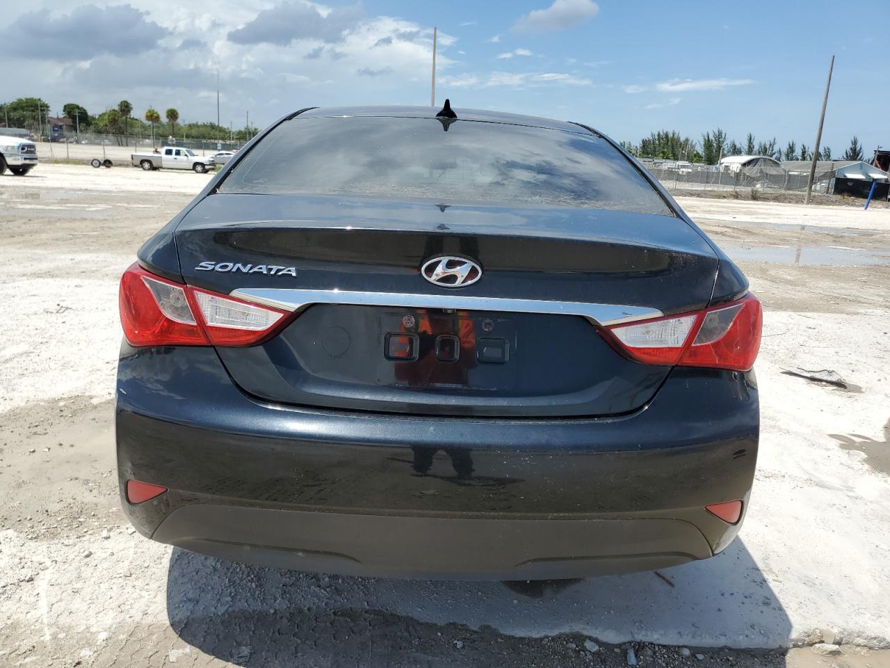 2014 Hyundai Sonata Gls vin: 5NPEB4AC6EH841198