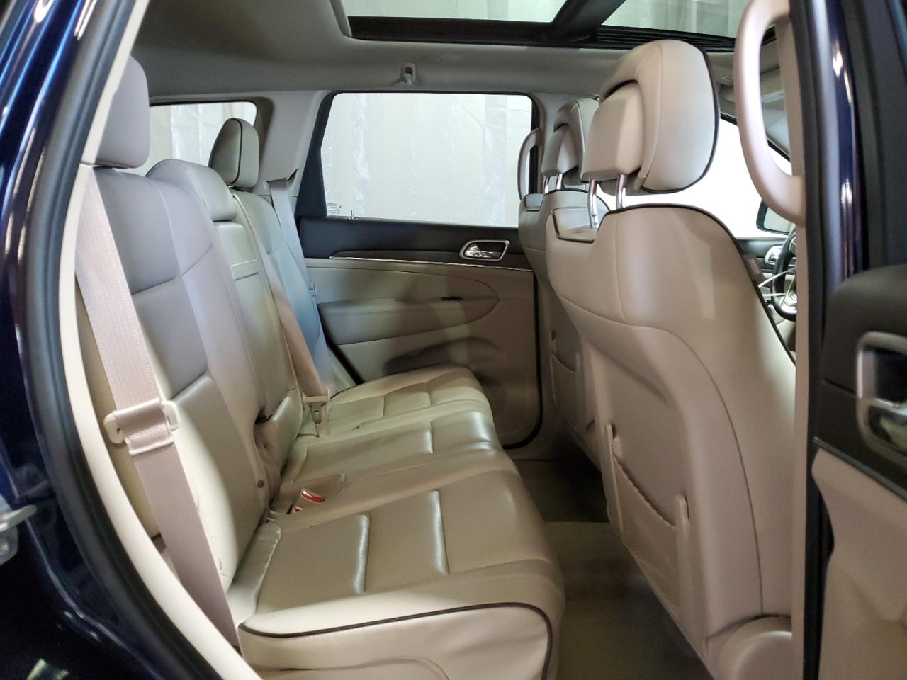 1C4RJFCG8HC751504 2017 Jeep Grand Cherokee Overland