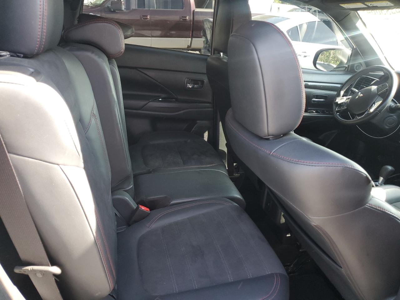 JA4AD3A32LZ029030 2020 Mitsubishi Outlander Se