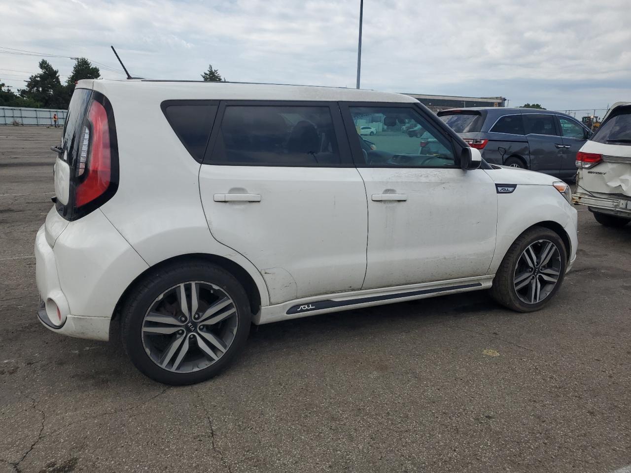 KNDJP3A51G7408861 2016 Kia Soul +