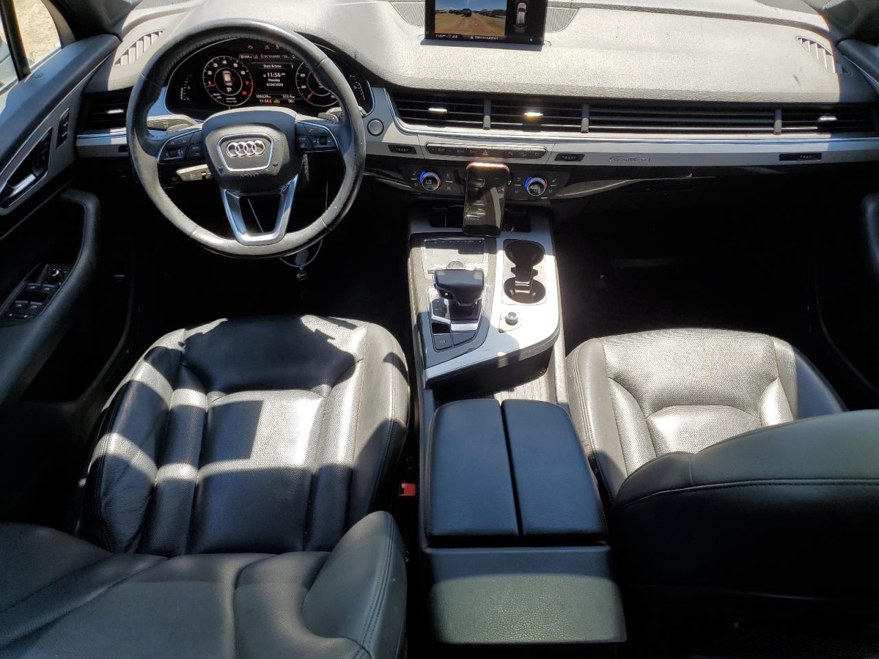 WA1LHAF7XJD017103 2018 Audi Q7 Premium Plus