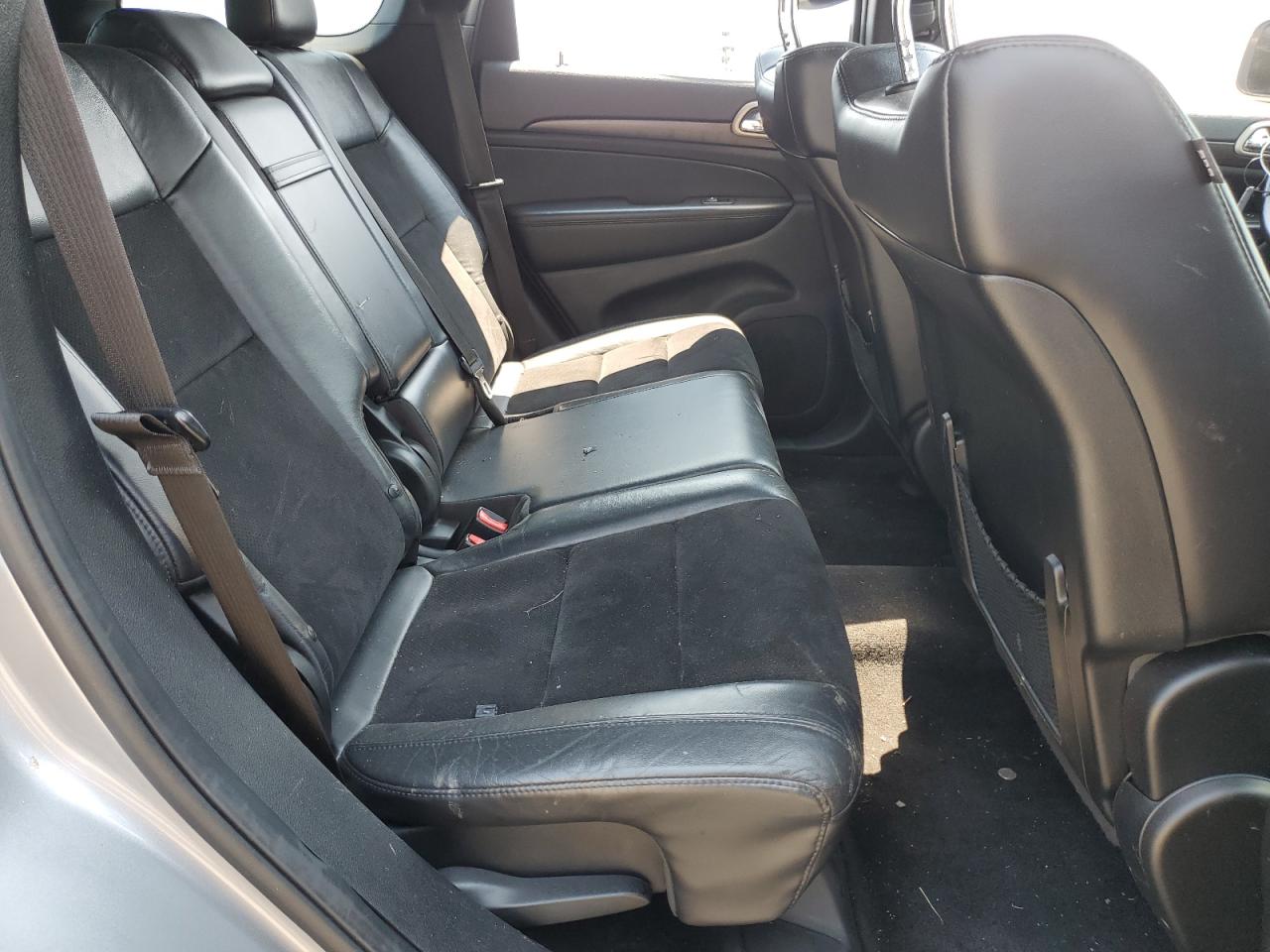 1C4RJFAGXFC637021 2015 Jeep Grand Cherokee Laredo