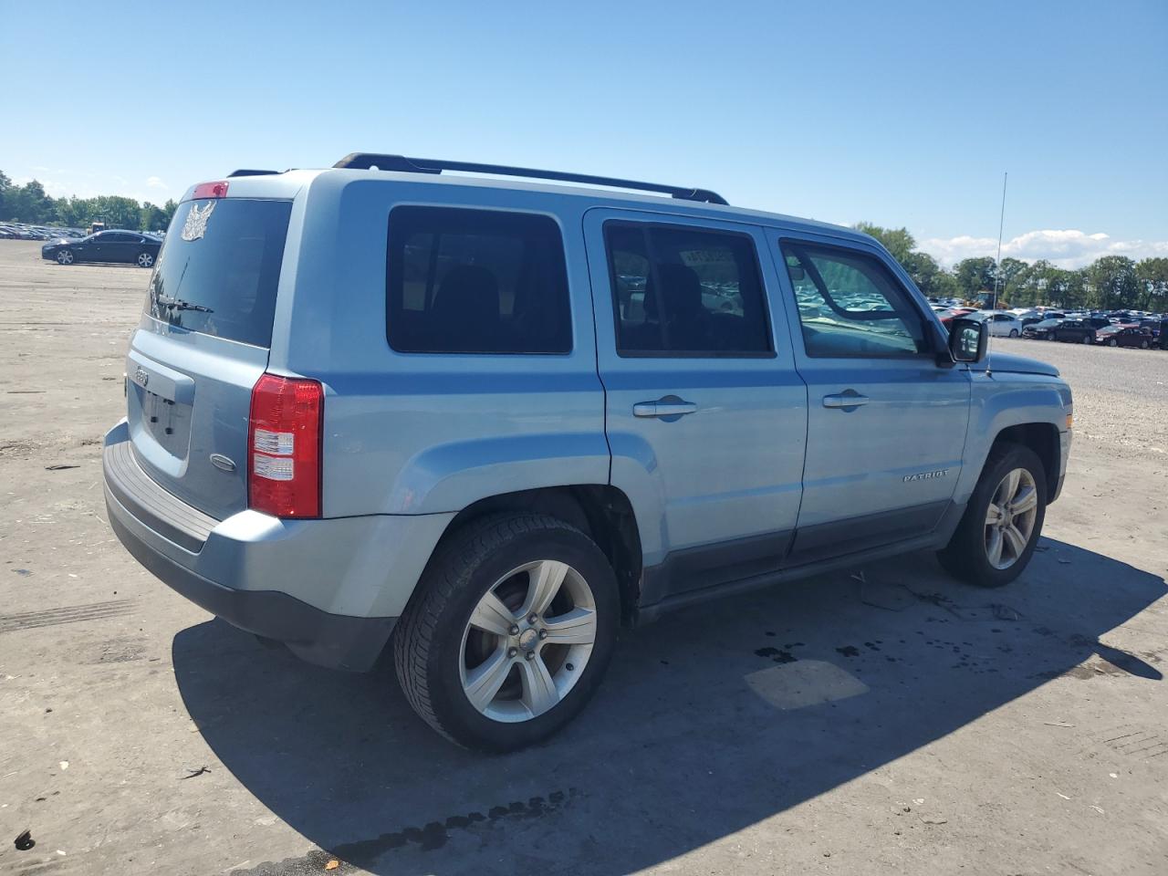 2013 Jeep Patriot Latitude vin: 1C4NJPFB9DD192537