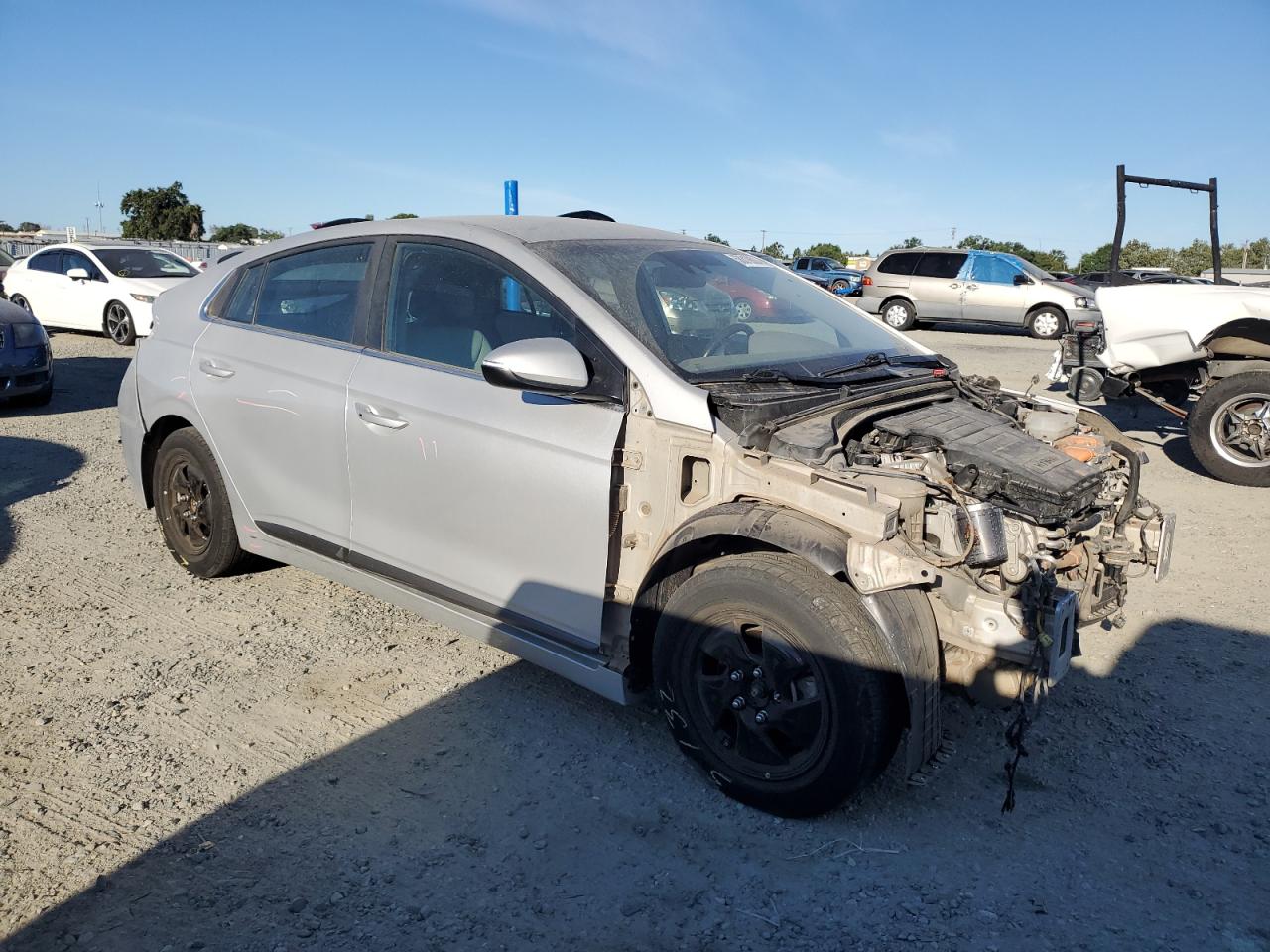 2018 Hyundai Ioniq Sel vin: KMHC75LC3JU061859