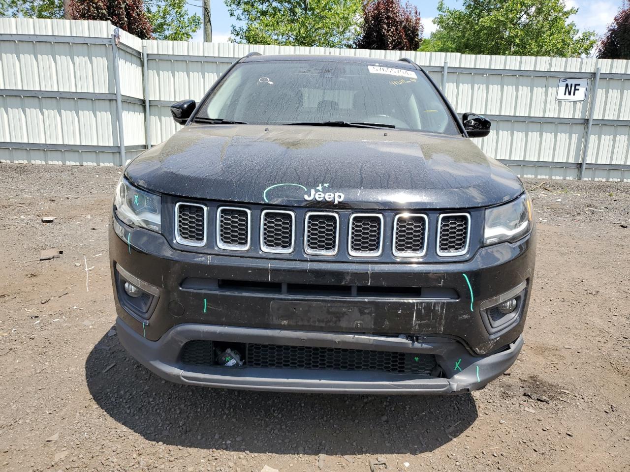 3C4NJDBB3JT176912 2018 Jeep Compass Latitude