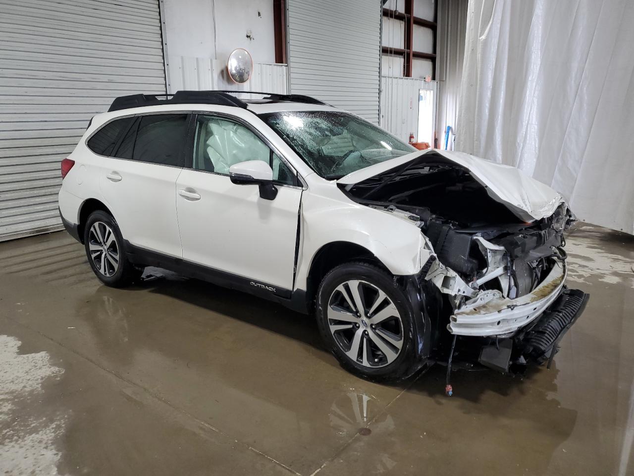 2019 Subaru Outback 3.6R Limited vin: 4S4BSENC9K3310177