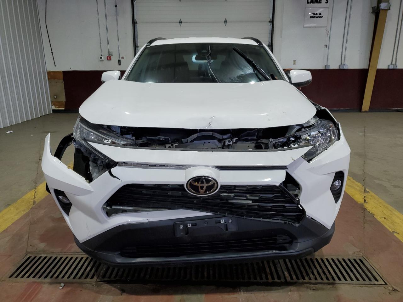 2T3P1RFV7MC242256 2021 Toyota Rav4 Xle