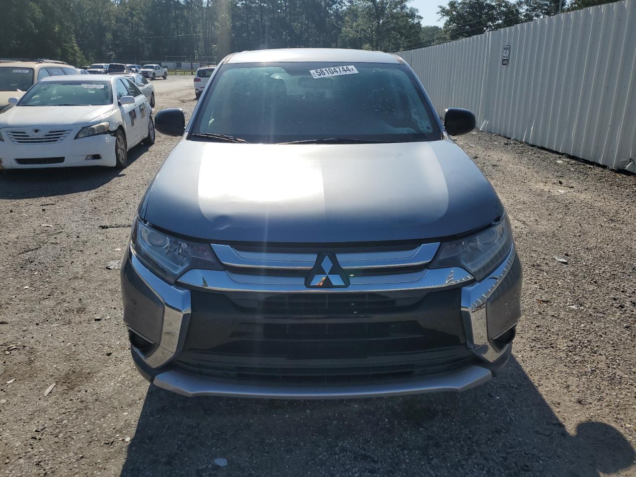 2017 Mitsubishi Outlander Es vin: JA4AD2A3XHZ024076