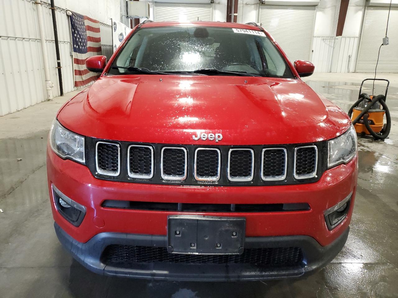 3C4NJDBBXJT185994 2018 Jeep Compass Latitude