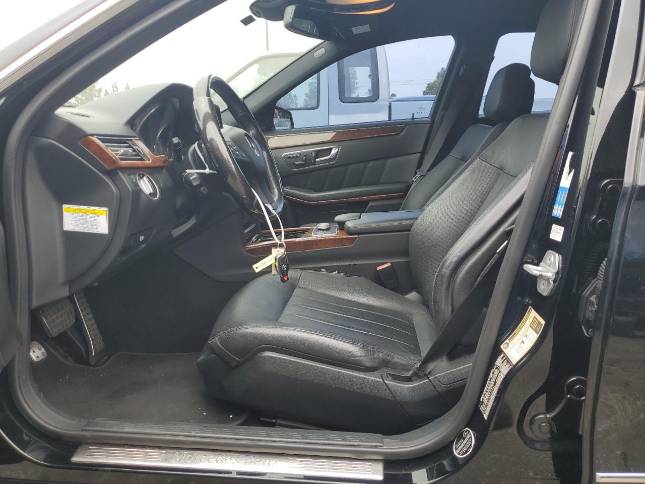 WDDHF9AB4BA442952 2011 Mercedes-Benz E 550 4Matic