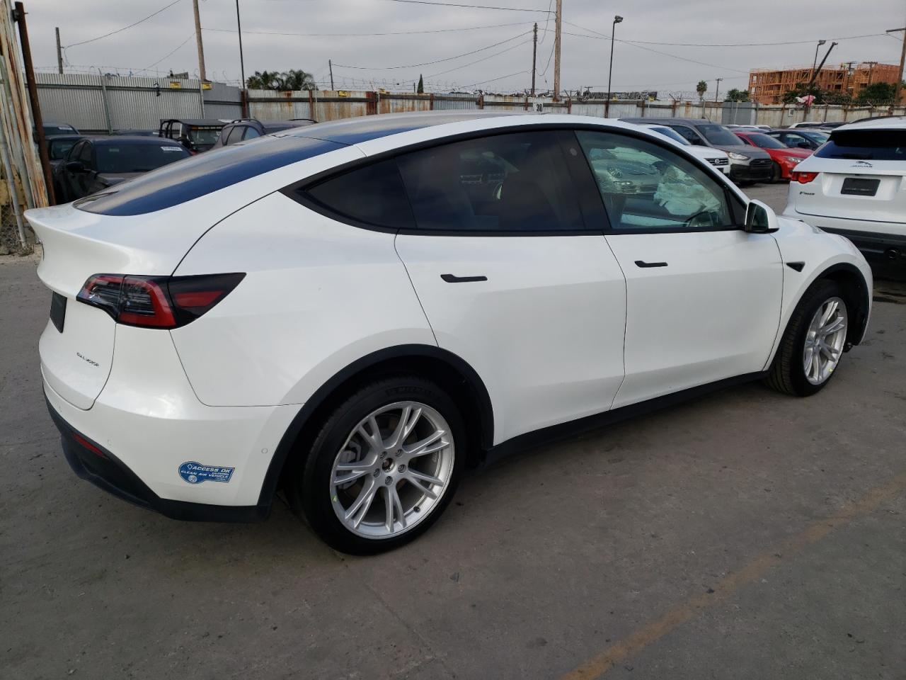 2021 Tesla Model Y vin: 5YJYGDEE7MF281781