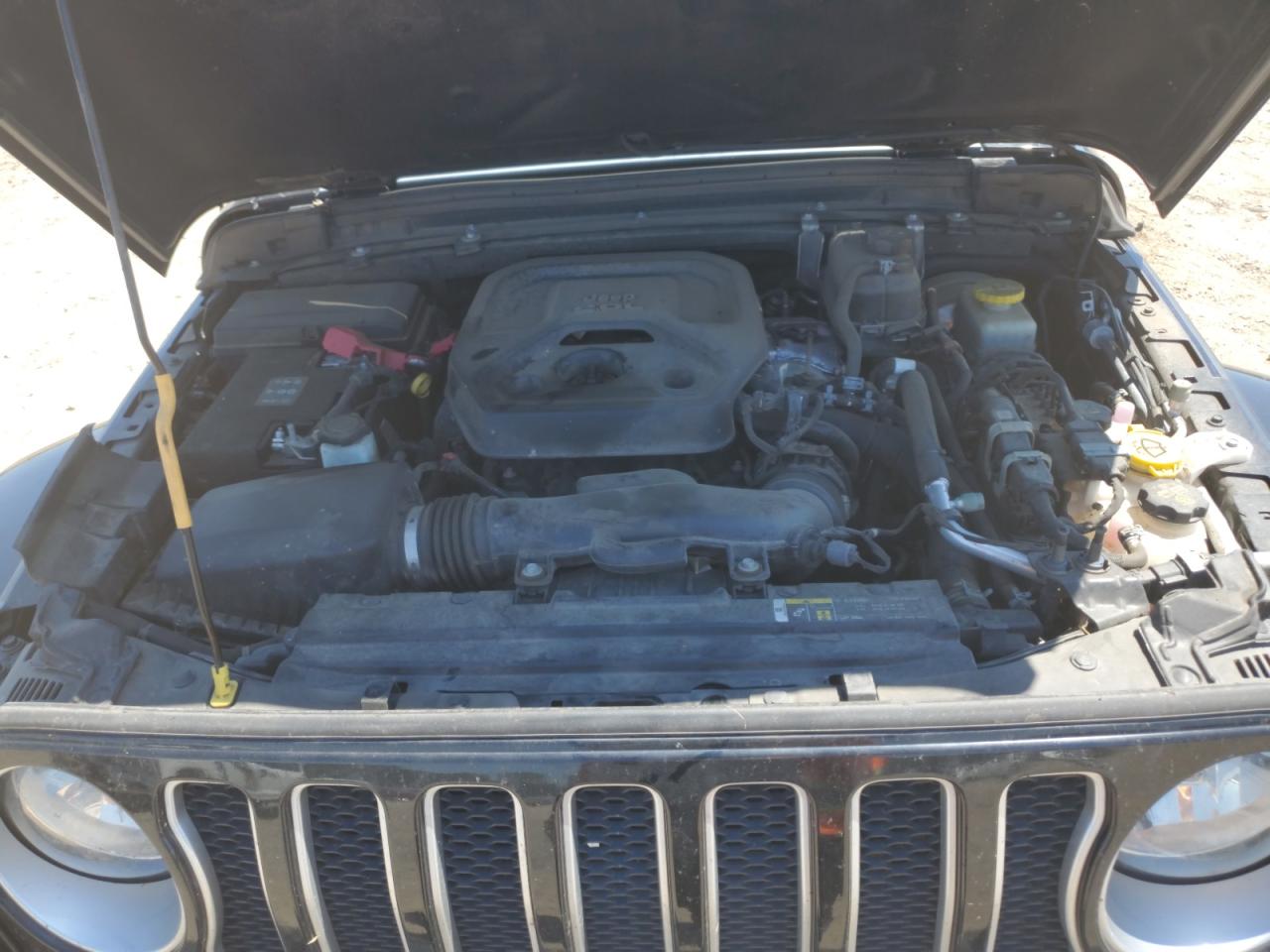 1C4HJXEN8LW115105 2020 Jeep Wrangler Unlimited Sahara