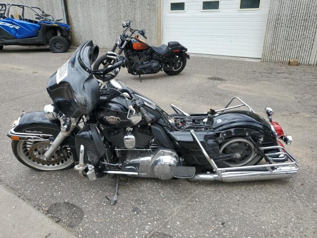 2011 HARLEY-DAVIDSON FLHTCU 1HD1FC413BB654973
