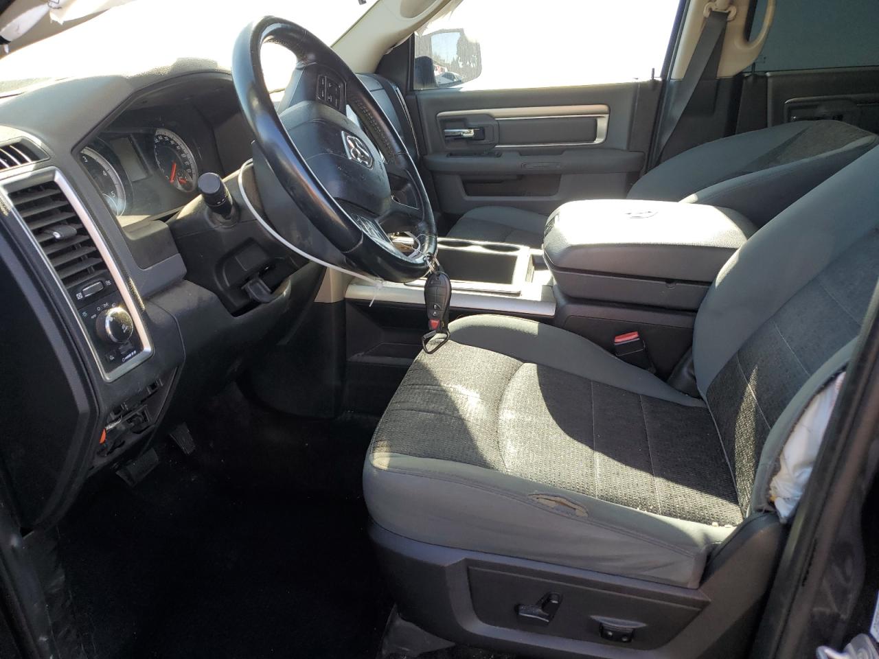 1C6RR7LM5FS740703 2015 Ram 1500 Slt