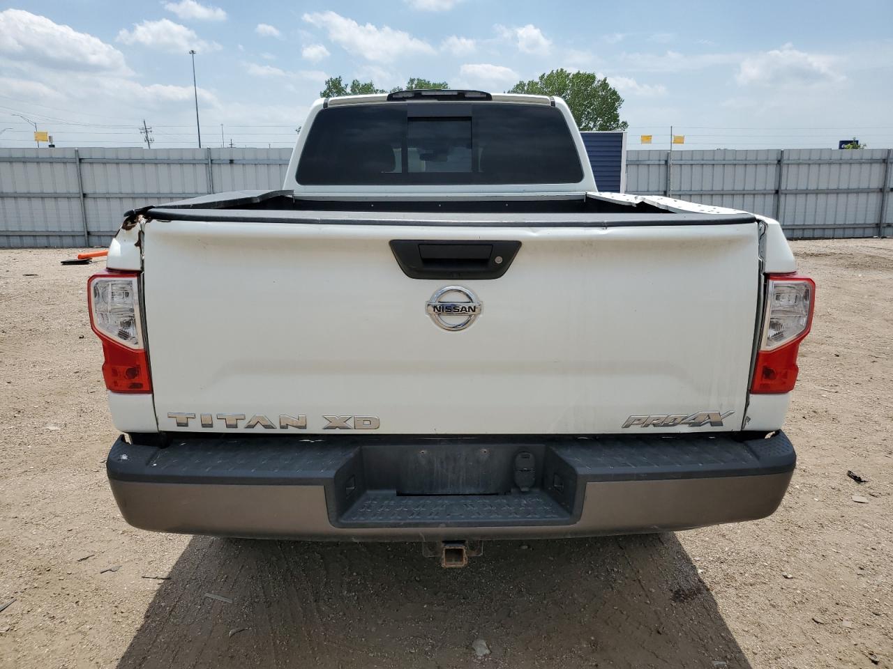 1N6AA1F44HN507934 2017 Nissan Titan Xd Sl