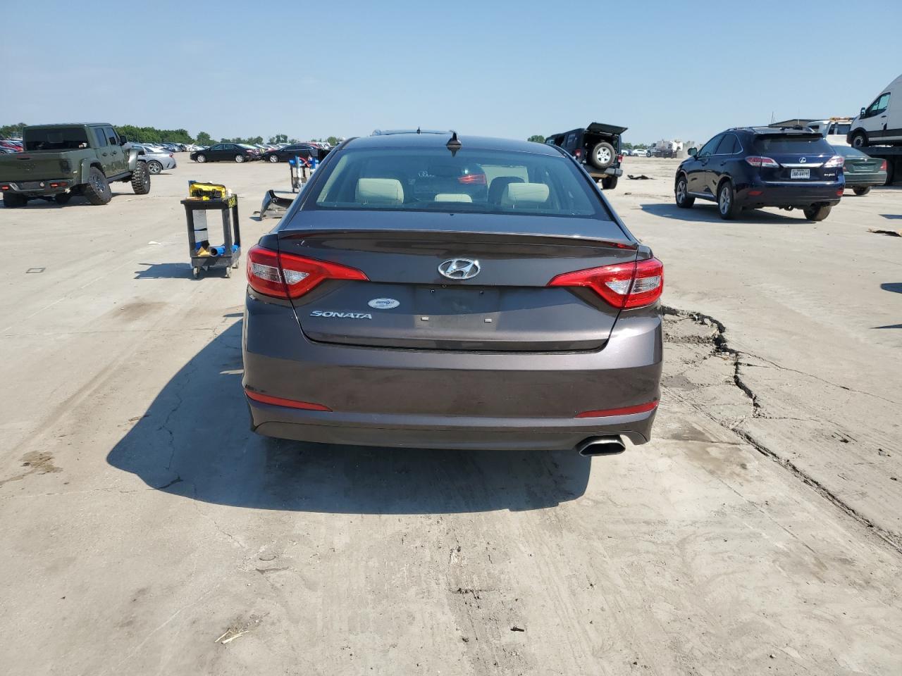 5NPE24AF2GH327281 2016 Hyundai Sonata Se