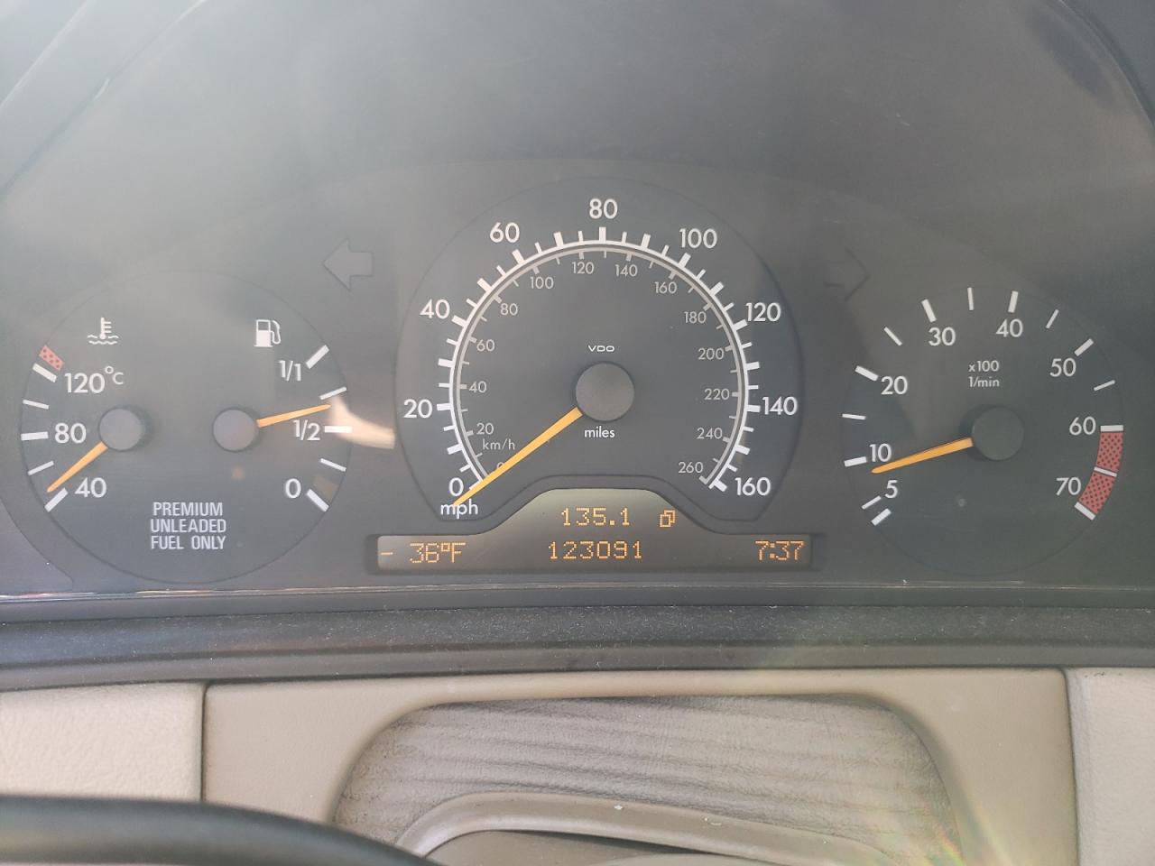 WDBJF65F2WA666104 1998 Mercedes-Benz E 320