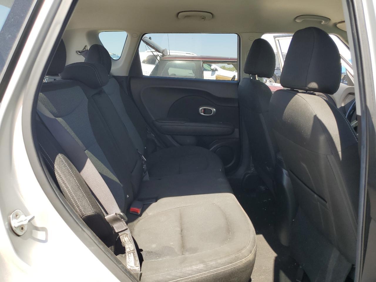 KNDJP3A54J7540696 2018 Kia Soul +