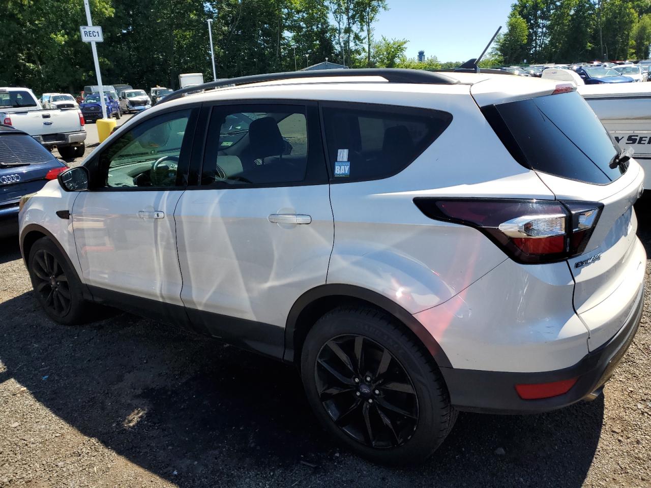 2018 Ford Escape Se vin: 1FMCU0GD5JUA02147