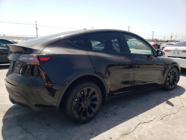 7SAYGDEE8RA229017 Tesla Model Y  3