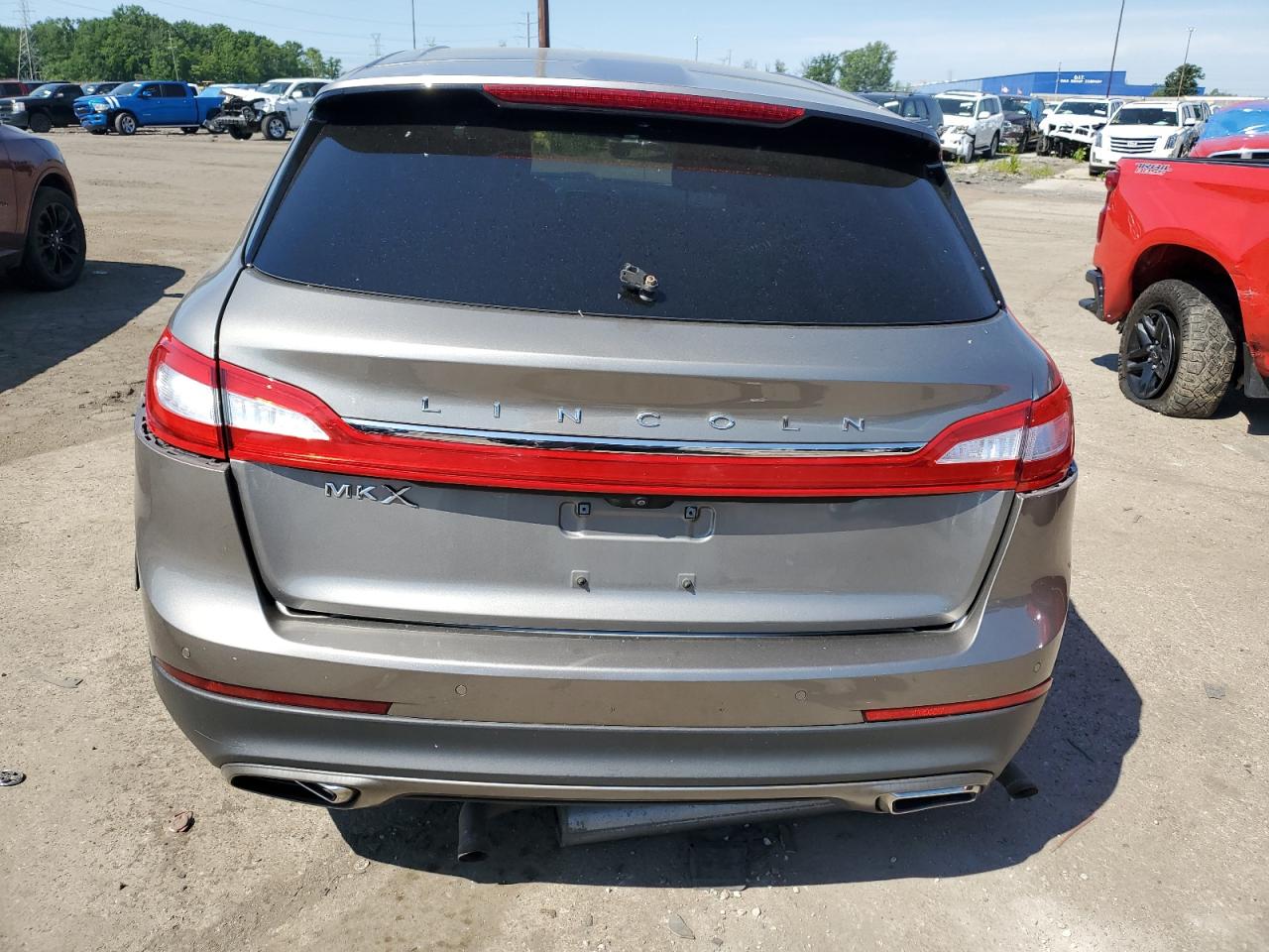 2LMPJ6JR4HBL52097 2017 Lincoln Mkx Premiere