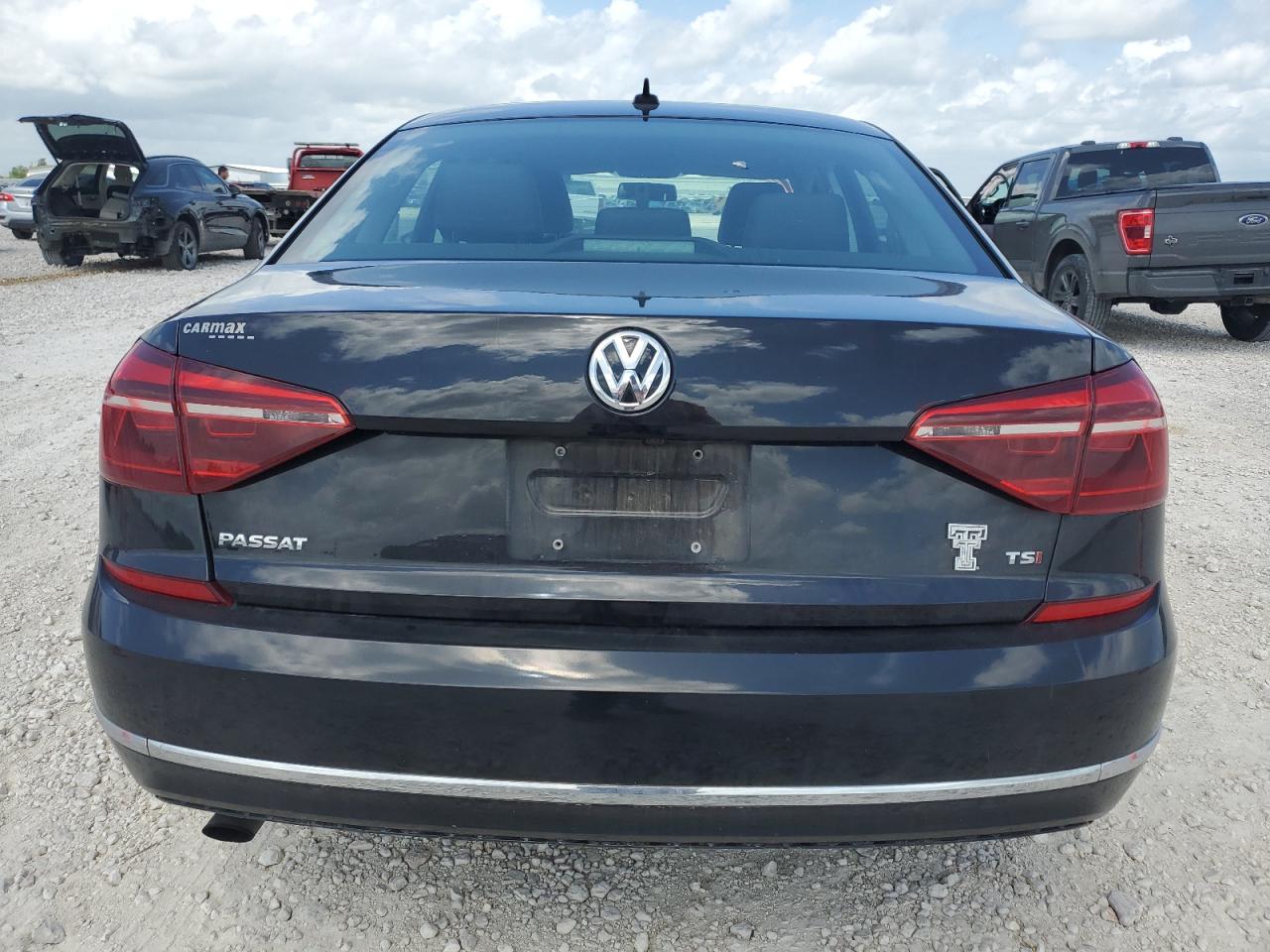 1VWLA7A31KC010871 2019 Volkswagen Passat Wolfsburg