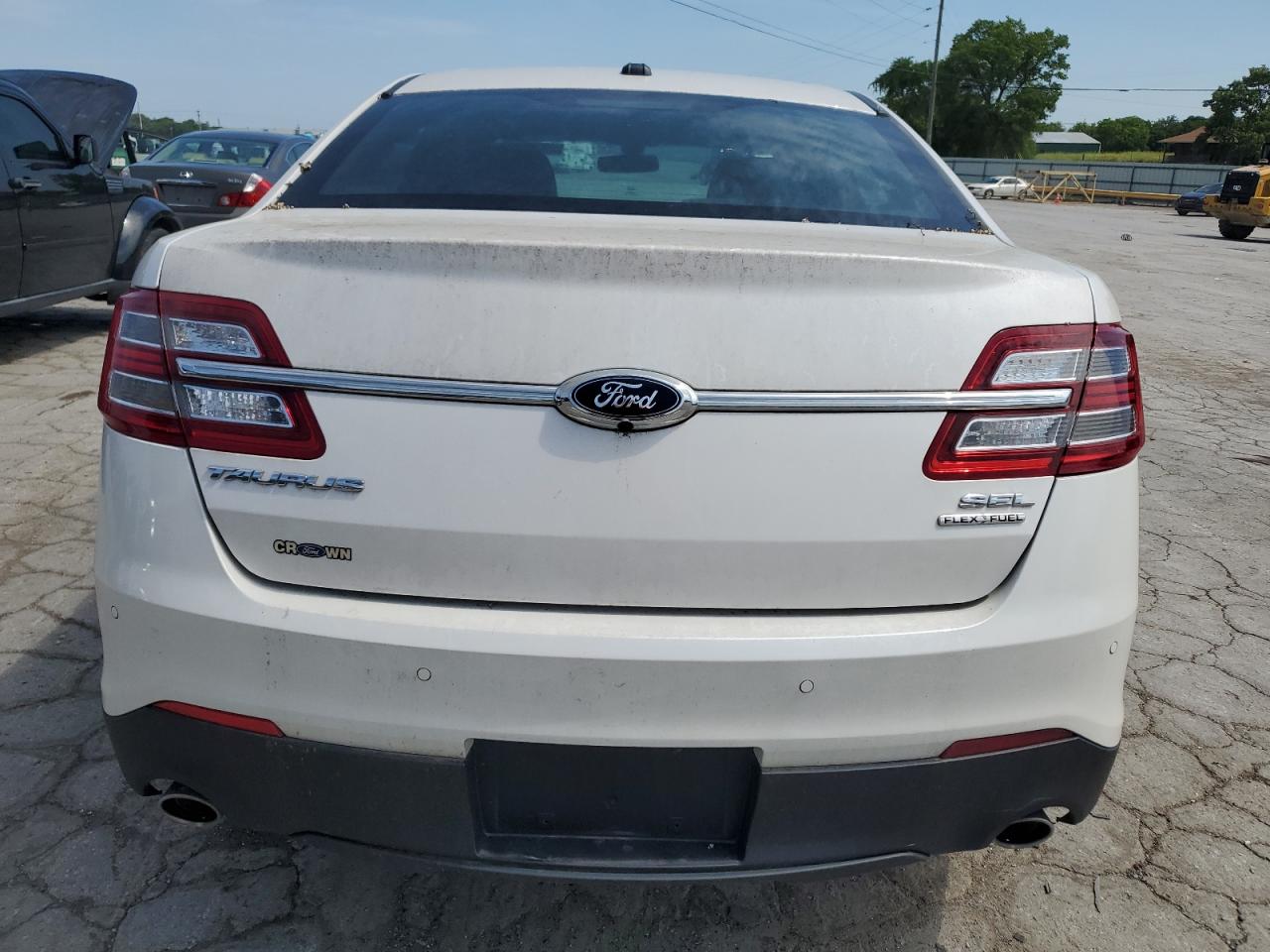 1FAHP2E89FG189813 2015 Ford Taurus Sel