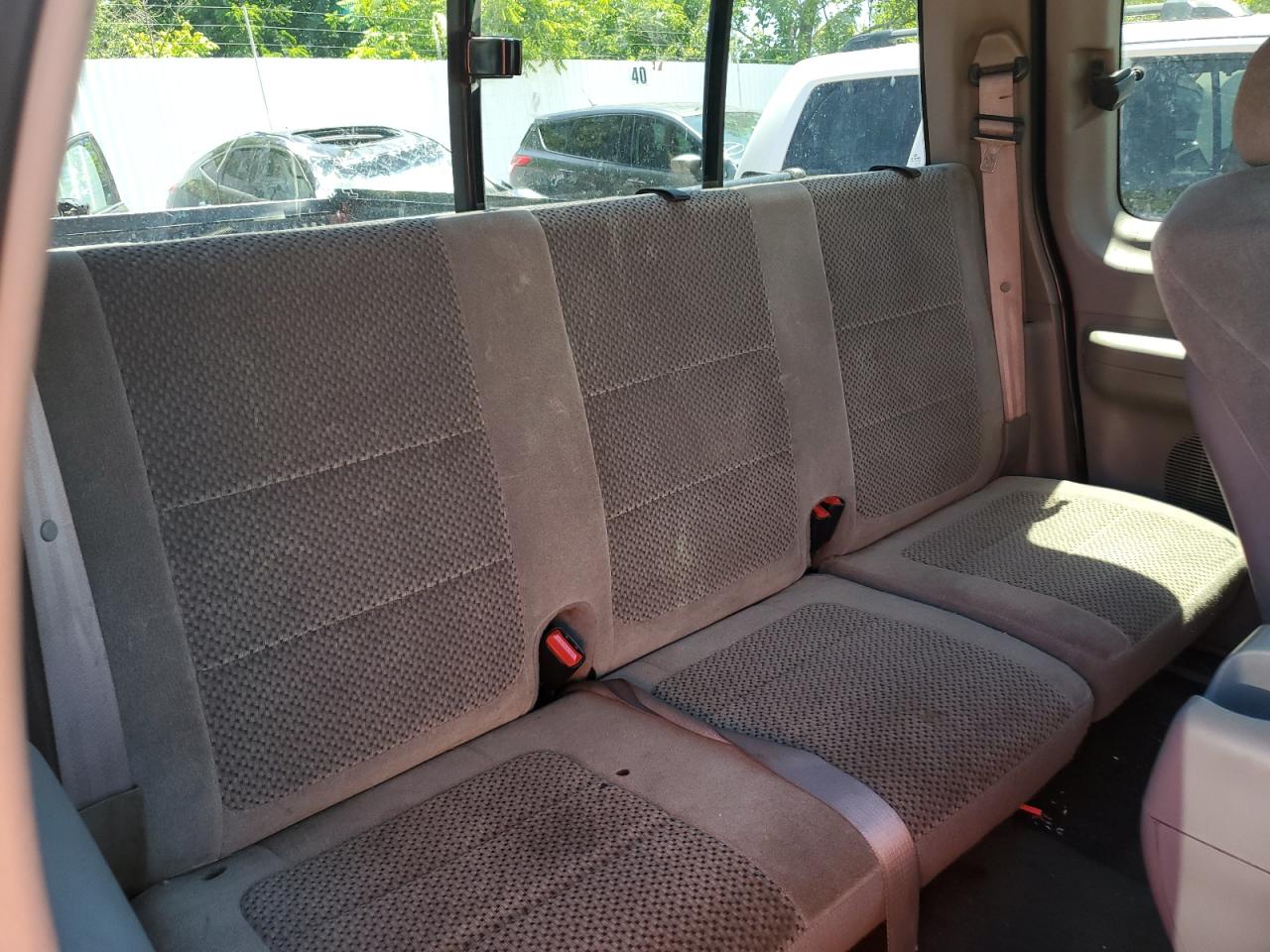 1FTRX08L32KA74103 2002 Ford F150