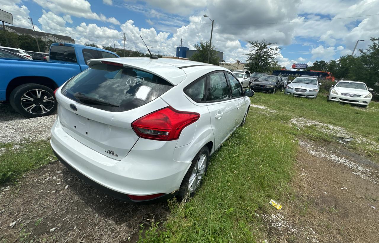 2015 Ford Focus Se vin: 1FADP3K22FL322021