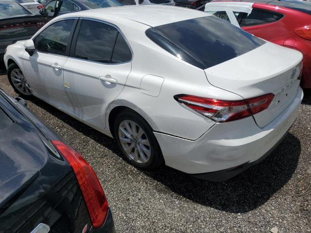 4T1B11HK2JU142499 2018 TOYOTA CAMRY - Image 2