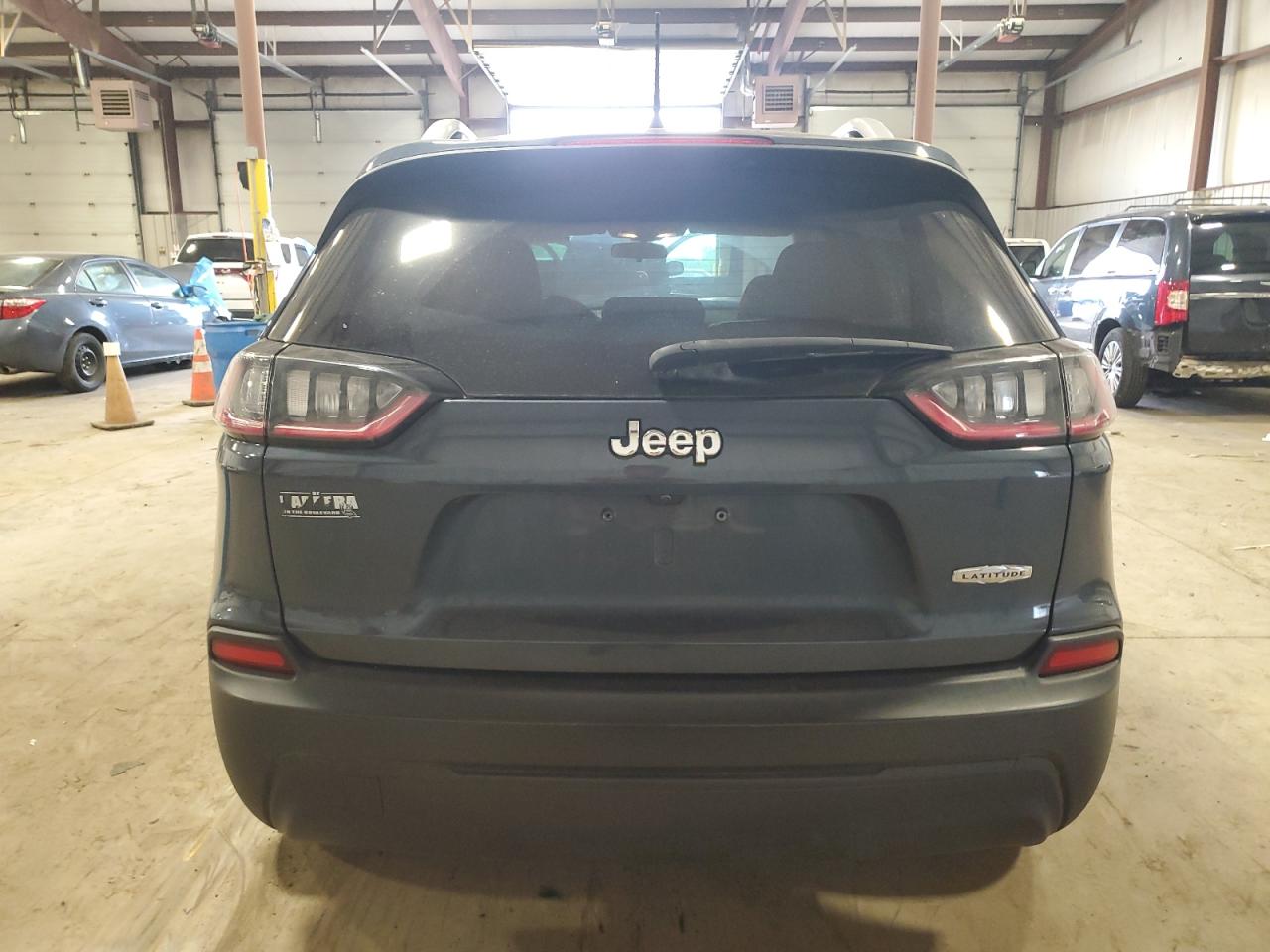 2019 Jeep Cherokee Latitude vin: 1C4PJLCB1KD406147