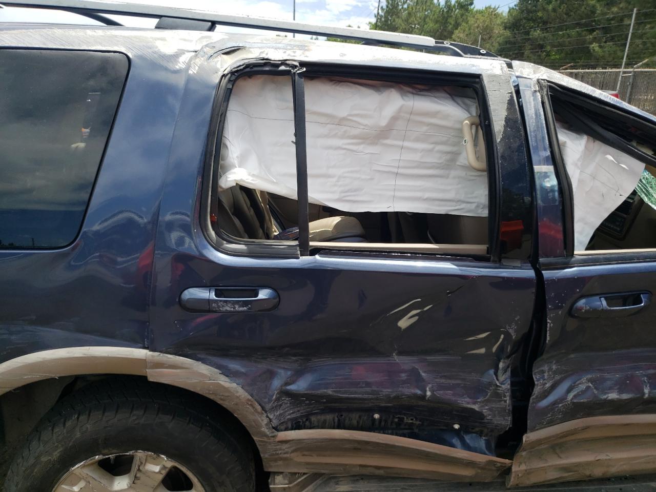 1FMDU74W94UA80275 2004 Ford Explorer Eddie Bauer