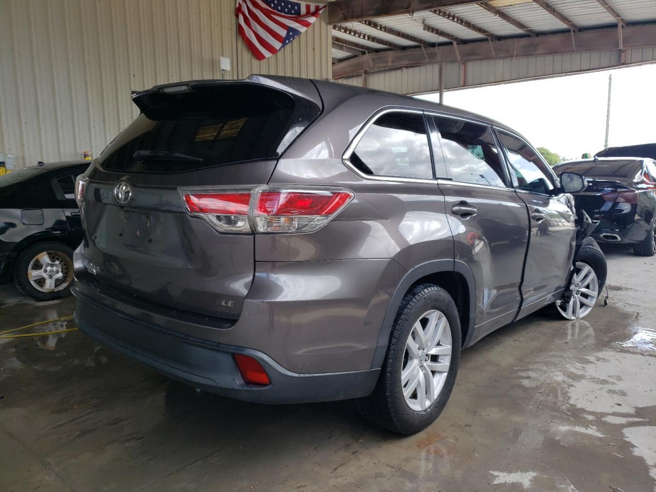 2015 Toyota Highlander Le vin: 5TDZKRFH7FS116868