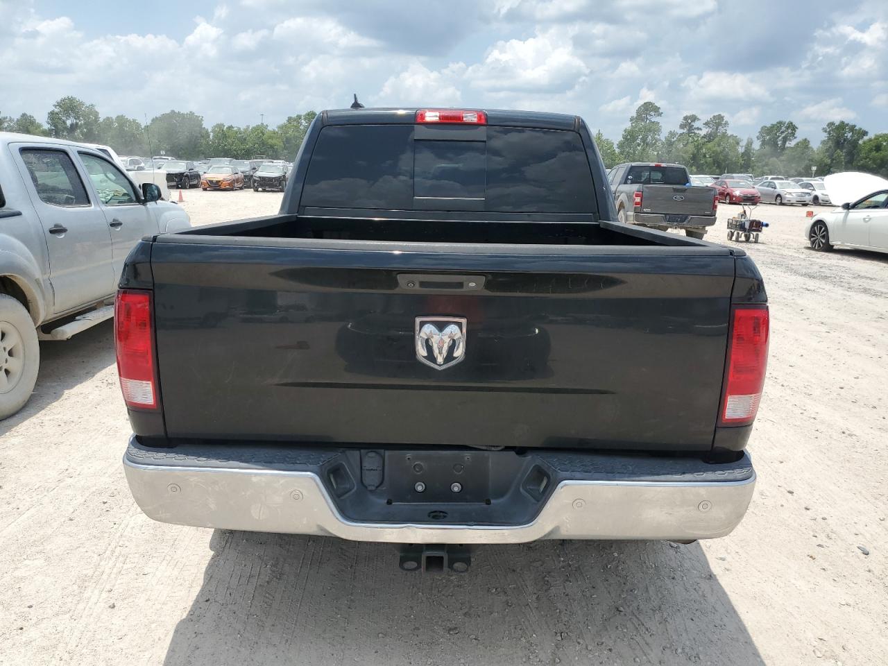 1C6RR6LT1FS629972 2015 Ram 1500 Slt