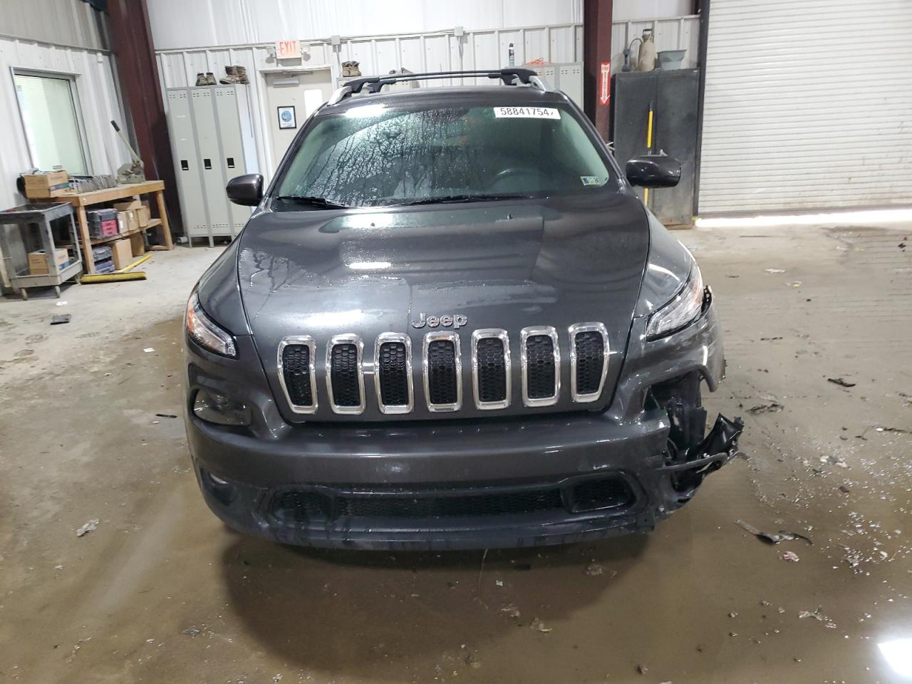 2017 Jeep Cherokee Latitude vin: 1C4PJLCB5HW577562