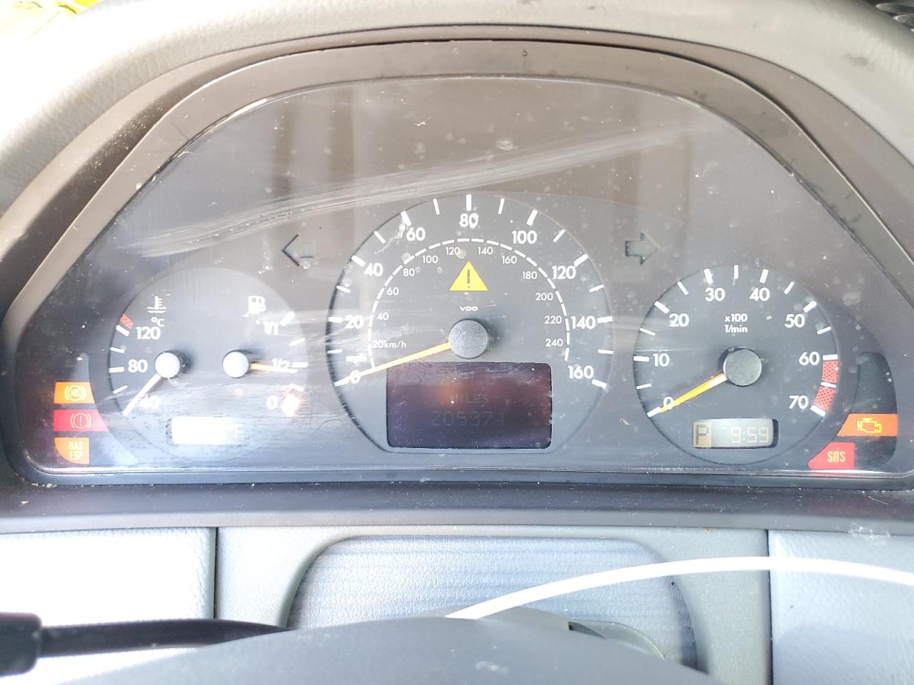 WDBJF65J41B272210 2001 Mercedes-Benz E 320