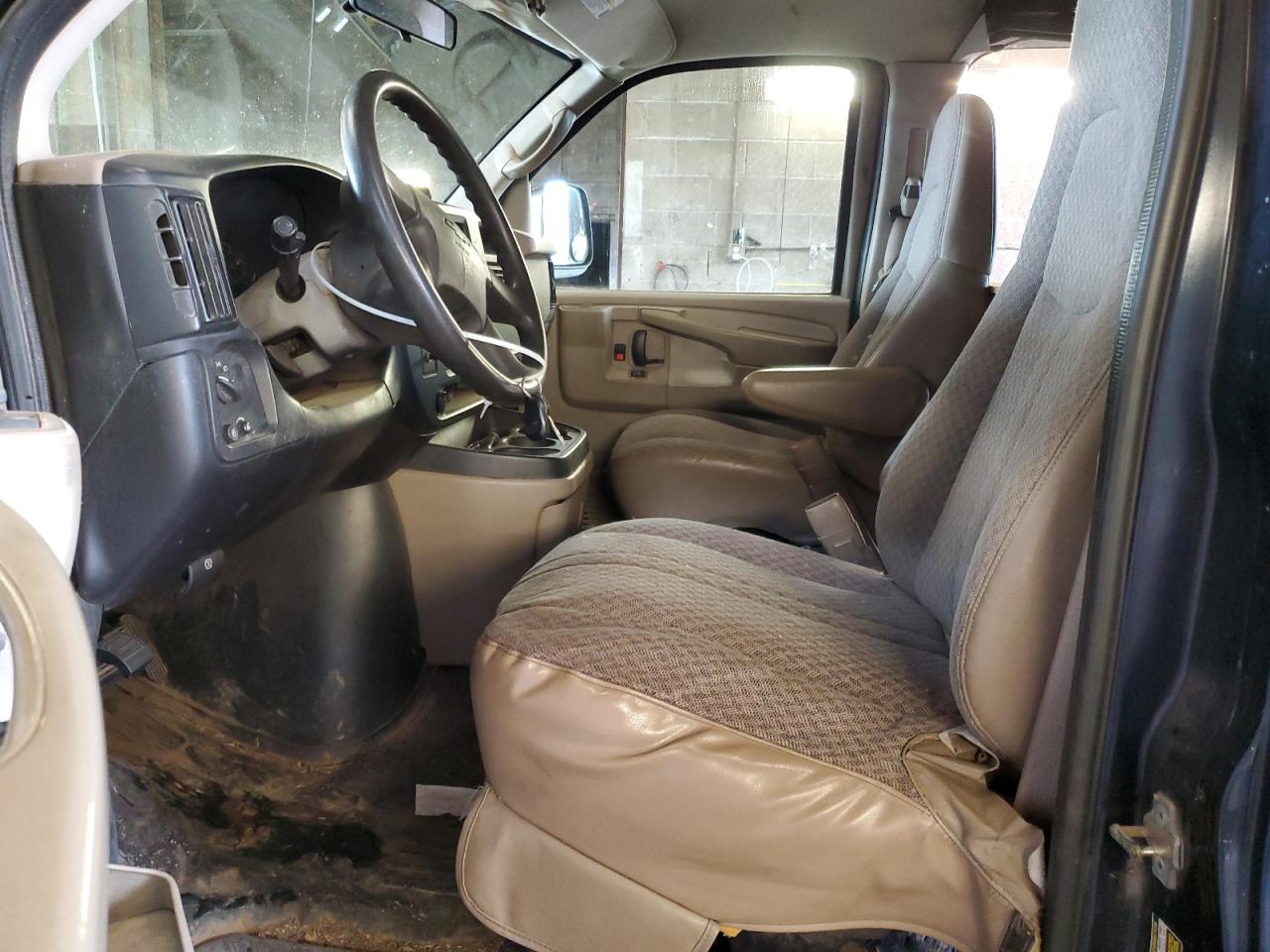 1GCGG29U551190021 2005 Chevrolet Express G2500