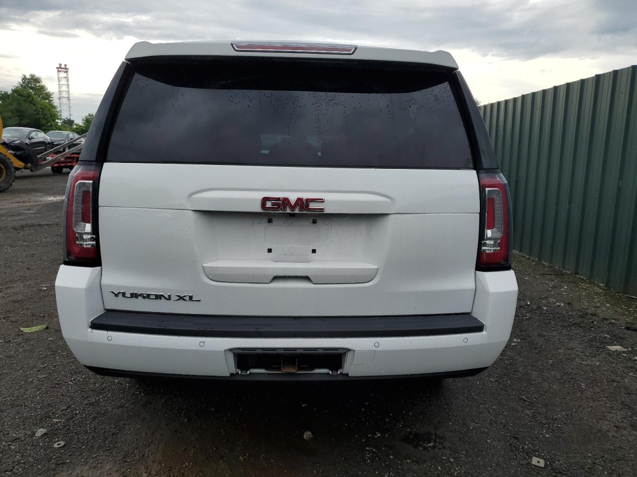 1GKS2GKC3JR404088 2018 GMC Yukon Xl K1500 Slt