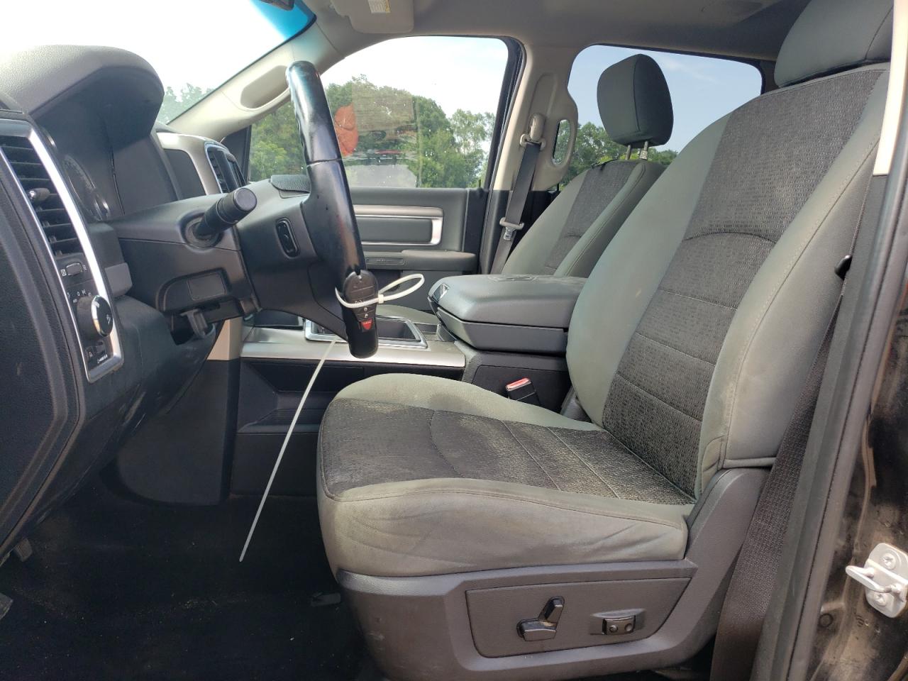 1C6RR6LT1FS685961 2015 Ram 1500 Slt