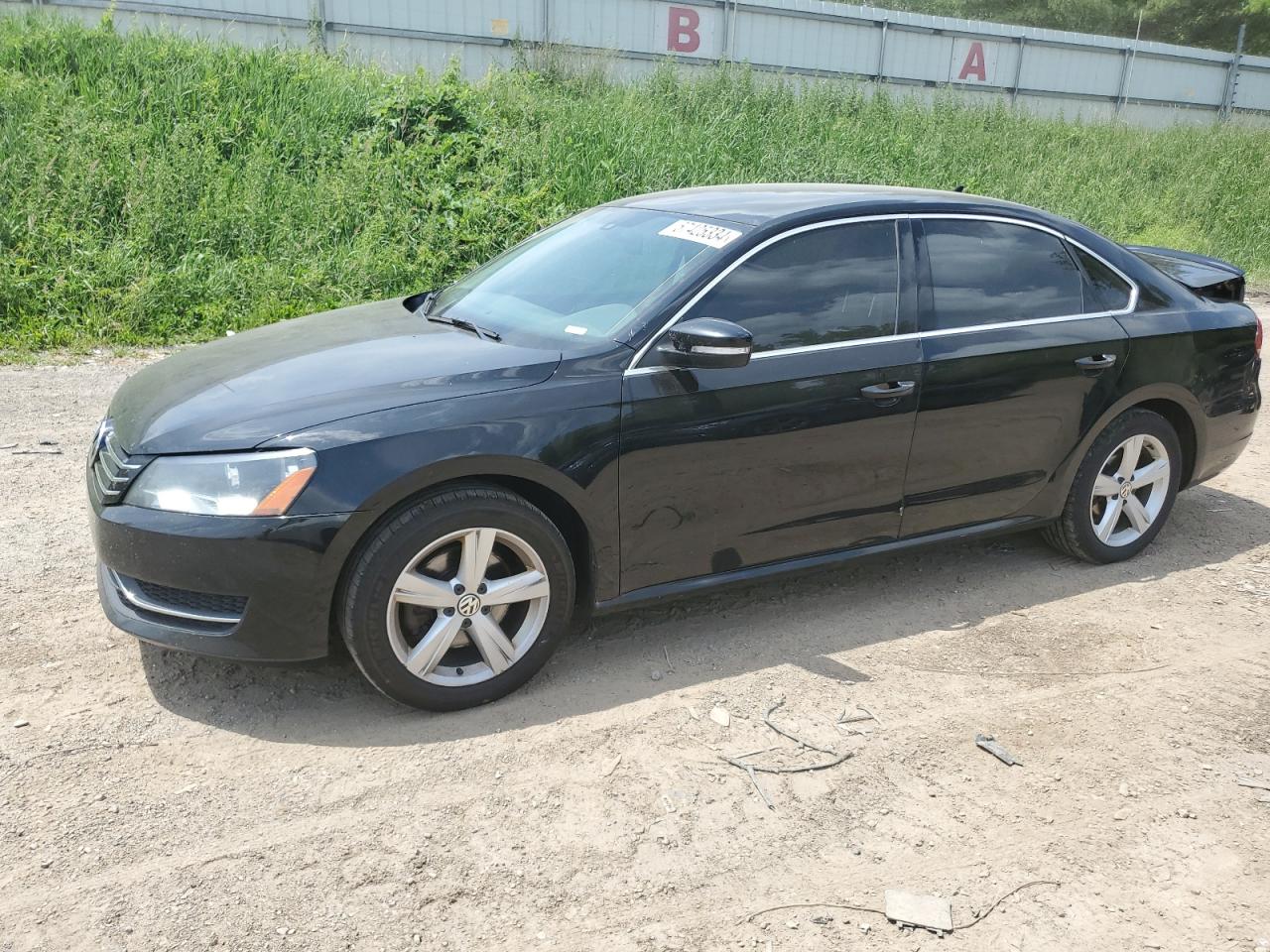 1VWBH7A33DC083685 2013 Volkswagen Passat Se