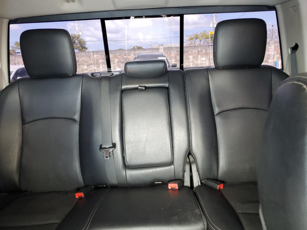 1C6RR6NT3GS119055 2016 Ram 1500 Laramie