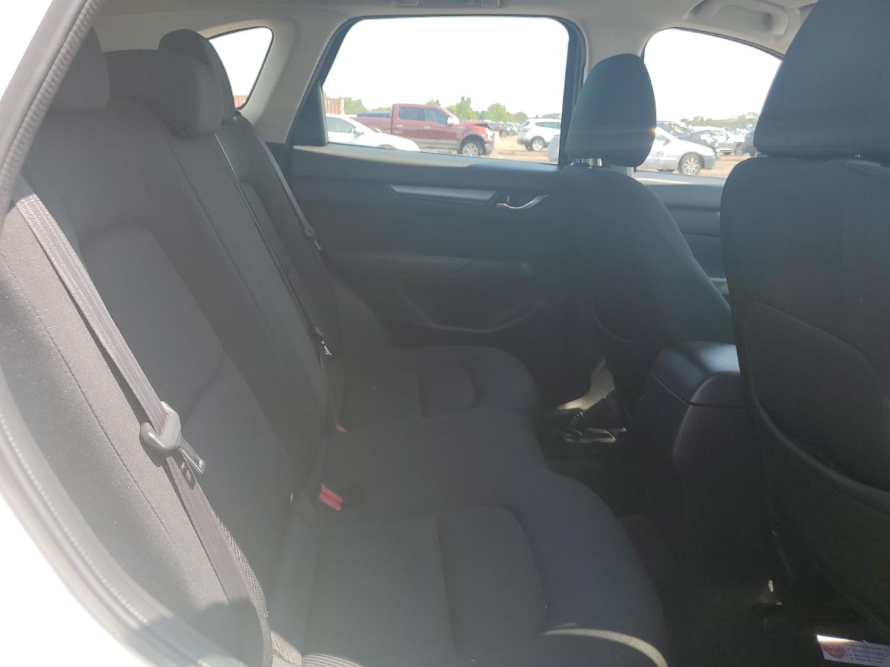 JM3KFBBMXJ0335018 2018 Mazda Cx-5 Sport