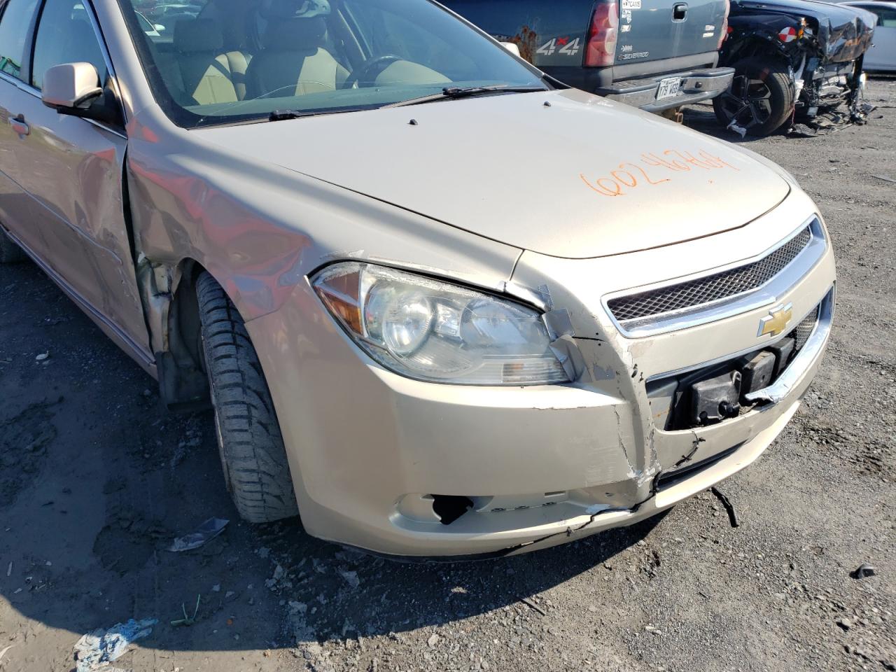 1G1ZD5E08AF114658 2010 Chevrolet Malibu 2Lt