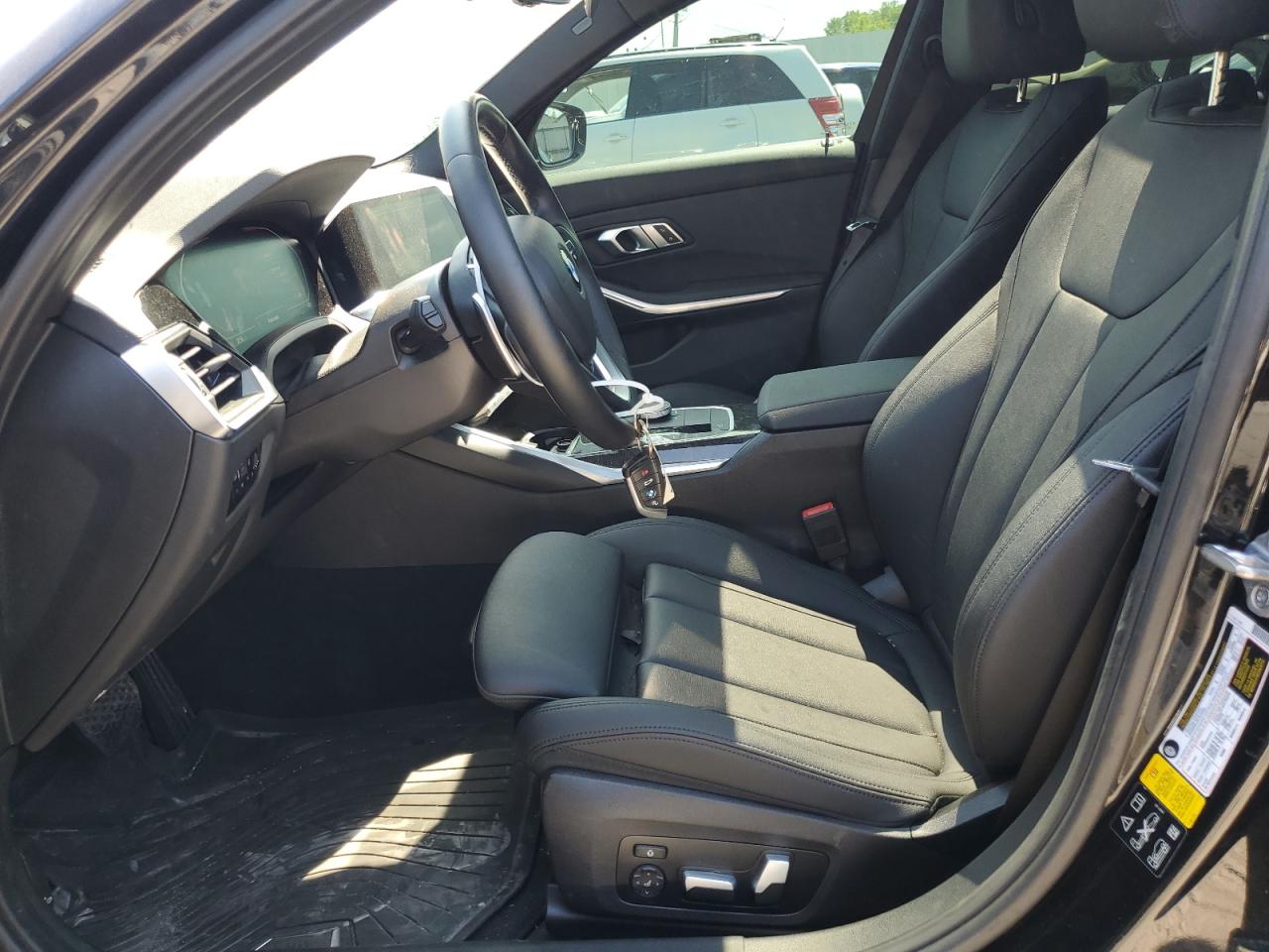 3MW5R7J04M8C01945 2021 BMW 330Xi